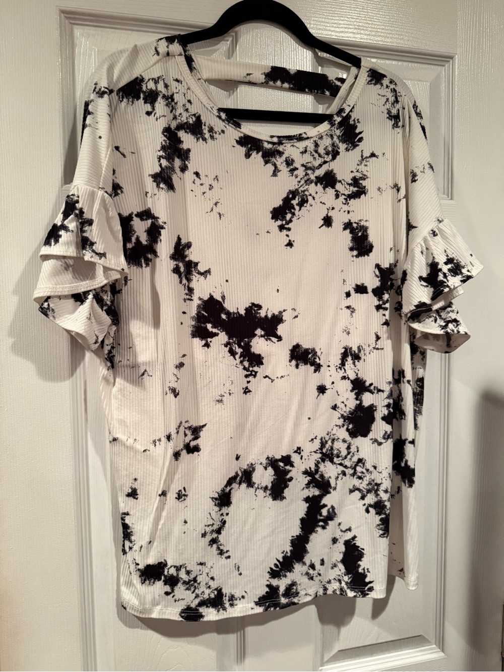 white birch Black and White Tie-Dye Ruffle Sleeve Top